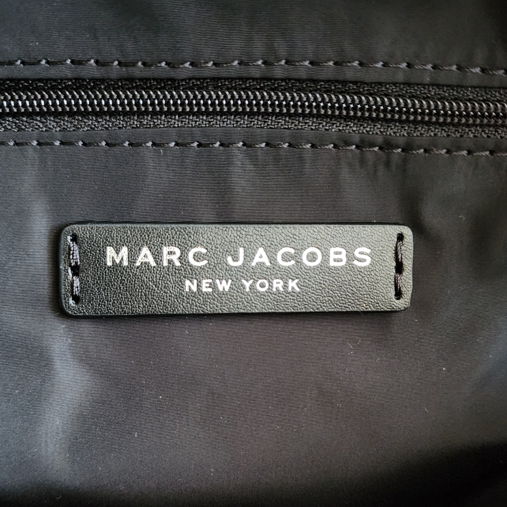 Marc Jacobs Medium Floral NWT Women's Black & Multicolor Quilted Nylon Tote. - Picture 10 of 12